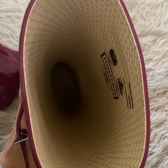 Woman's size 7.5 Barely worn Hunter rain boots - Picture 7 of 8